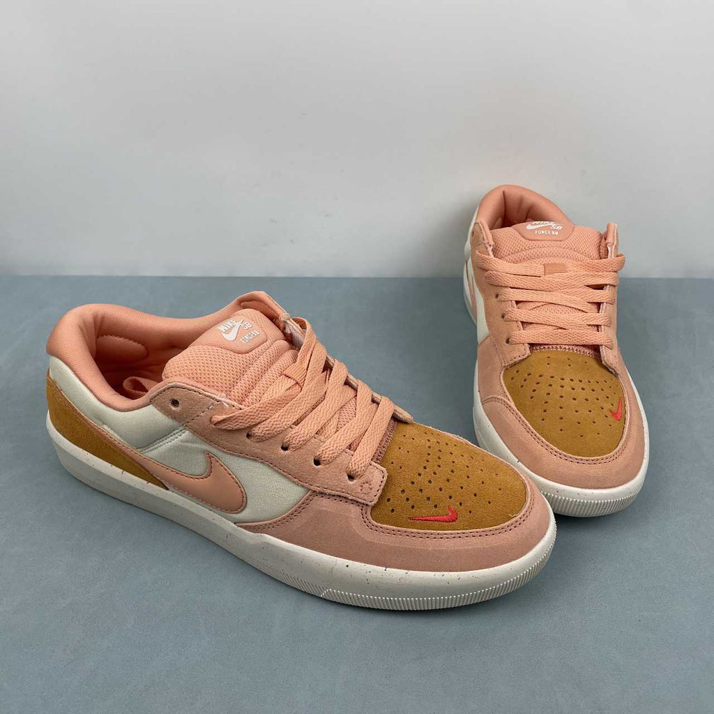 Nike SB Force   Low-Top Sneakers – Pink, Tan & Cream